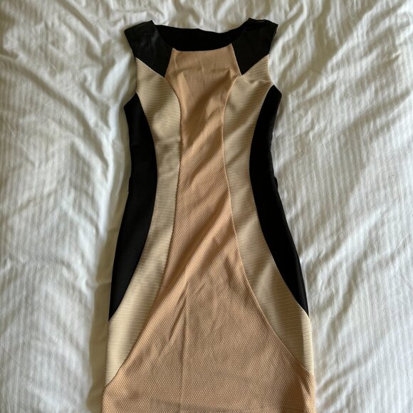 ParisianCollection Black & Tan Sleeveless Dress, Pleather & Keyhole Details - Picture 4 of 8